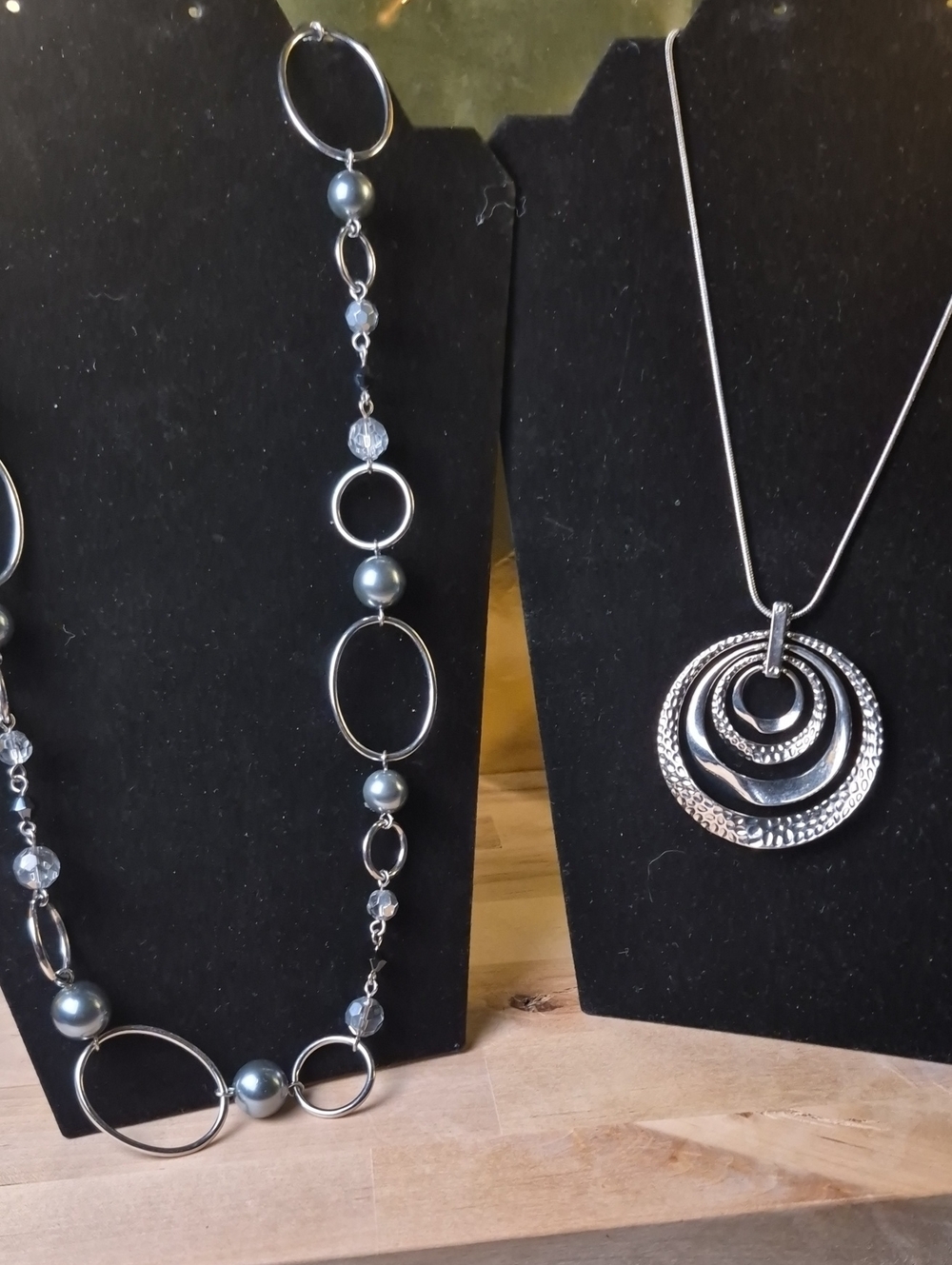 Silver Multi-Ring Pendant Necklace with Gray Bead Link Necklace
